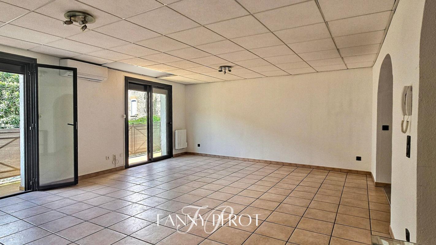 Apartamento de 2 dormitorios en Saint-Cyprien, France No. 286014