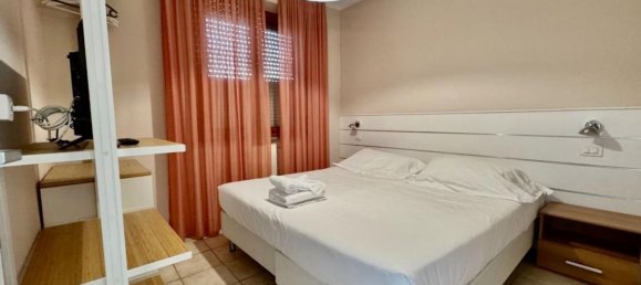 3 rooms Apartment in Pisa, Italy No. 221630 24