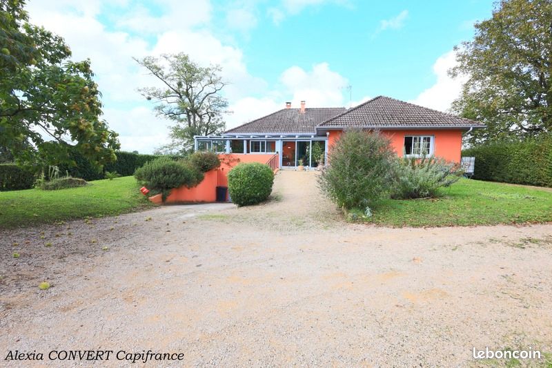 4 bedrooms House in Curtafond, France No. 202277