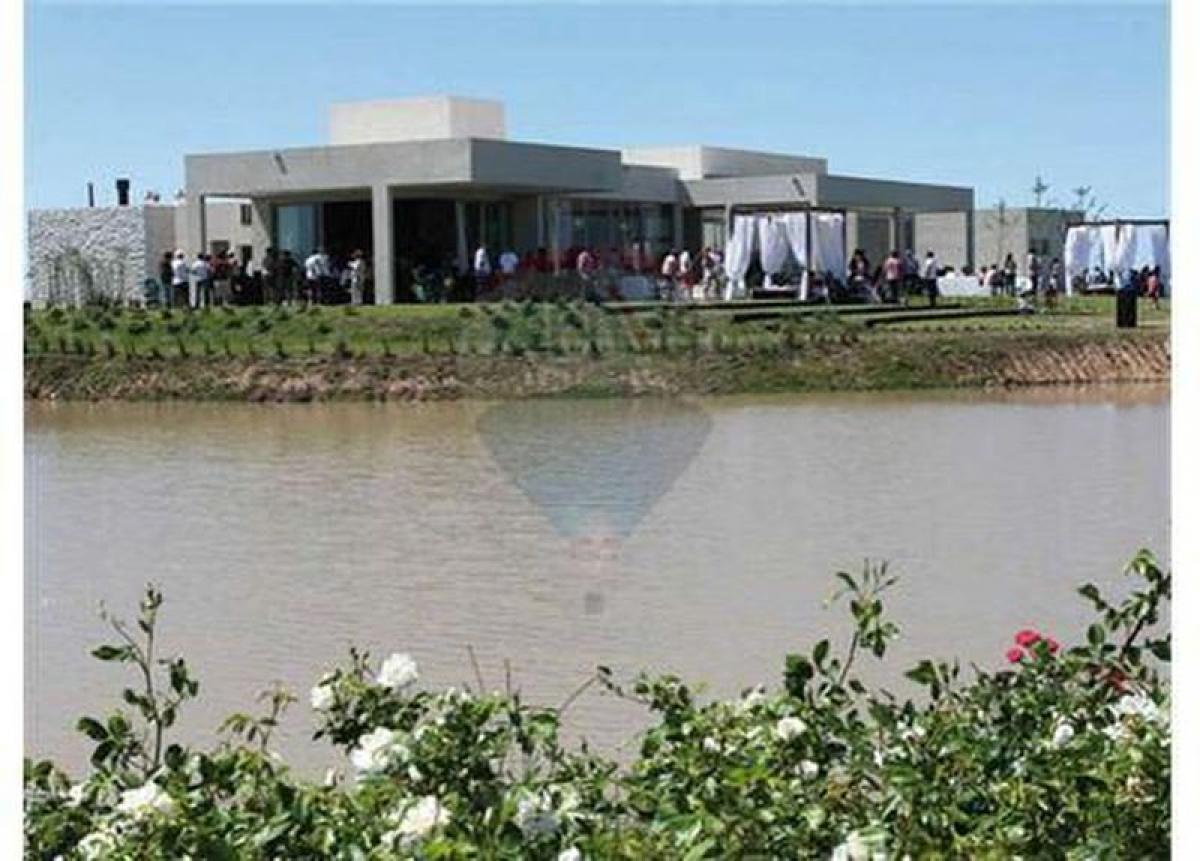  Land in Ezeiza, Argentina No. 36359