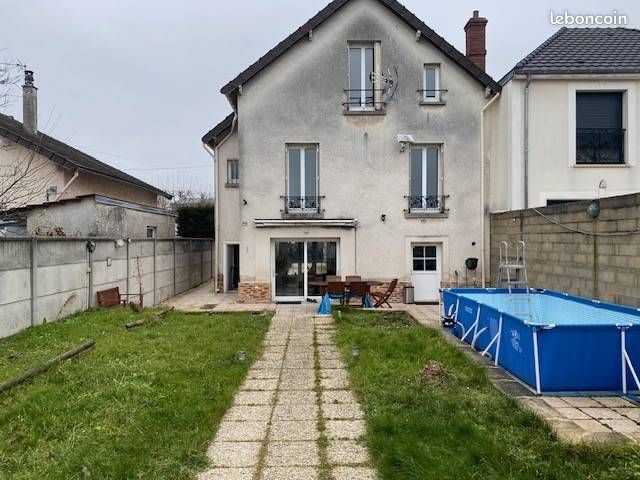 3 غرف نوم منزل في Montfermeil, France رقم 140827