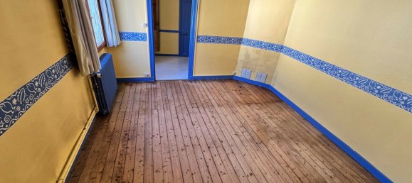 Casa de 4 dormitorios en Laval, France No. 360532 5