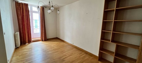 Casa de 4 dormitorios en Laval, France No. 360532 15