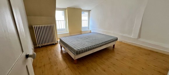 Casa de 4 dormitorios en Laval, France No. 360532 4