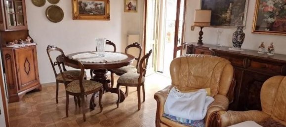 5 rooms Villa in Carrara, Italy No. 50914 4