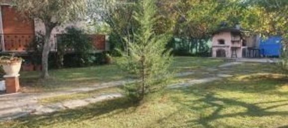 5 rooms Villa in Carrara, Italy No. 50914 3