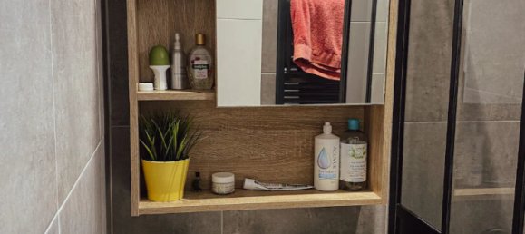 1 bedroom Apartment in Montreuil, France No. 163620 4