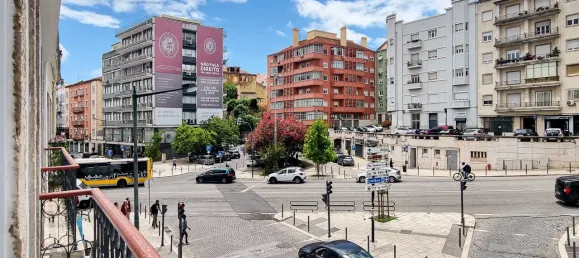 2 bedrooms Apartment in Lisbon, Portugal No. 12035 6