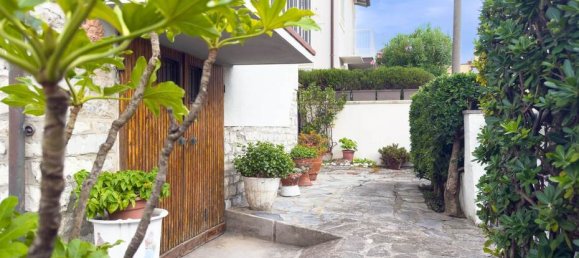 3 Schlafzimmer Villa in Camaiore, Italy, Nr. 321694 4