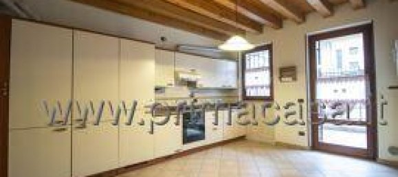 3 rooms House in Verona, Italy No. 33049 2