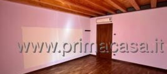 3 rooms House in Verona, Italy No. 33049 4