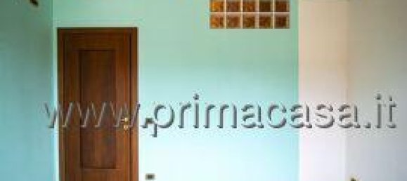 3 rooms House in Verona, Italy No. 33049 6