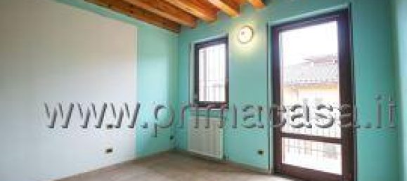 3 rooms House in Verona, Italy No. 33049 5