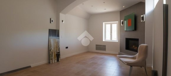 Дом с 2 спальнями в Мармироло, Италия № 353073 5