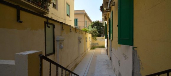 Квартира с 3 комнатами в Мессина, Италия № 63165 6