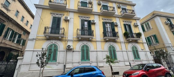 Квартира с 3 комнатами в Мессина, Италия № 63165 3