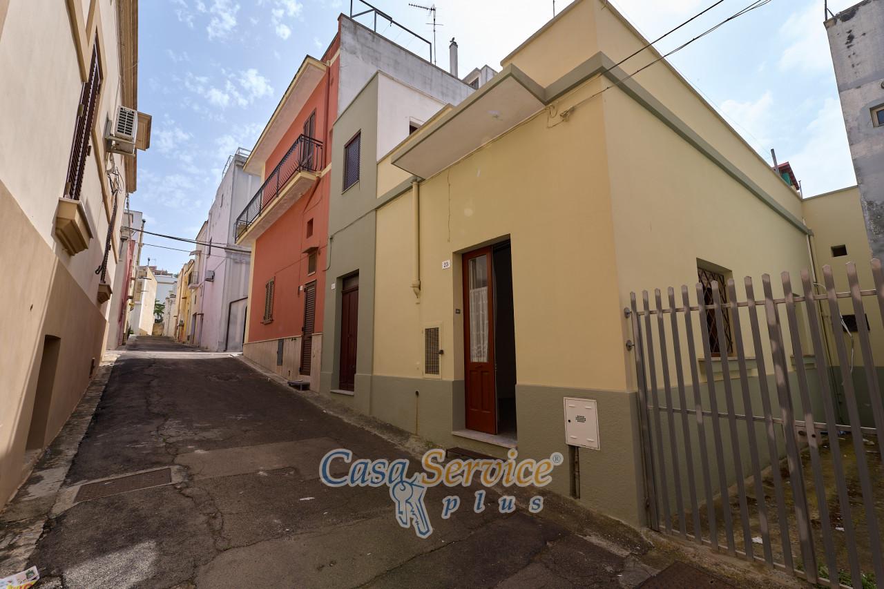 Casa de 5 habitaciónes en Matino, Italy No. 238080