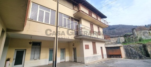 5 rooms House in Gandino, Italy No. 12819 6