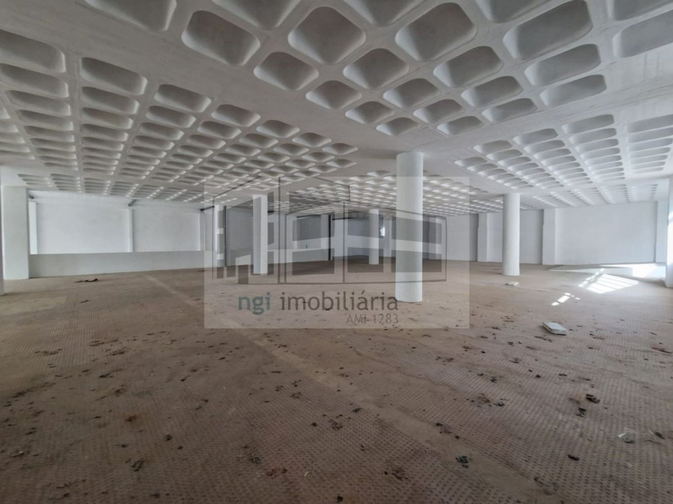 Armazém em Loures, Portugal 4830 m² N.º 85302