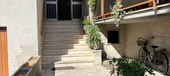Apartamento de 3 dormitorios en Goito, Italy No. 359674 3