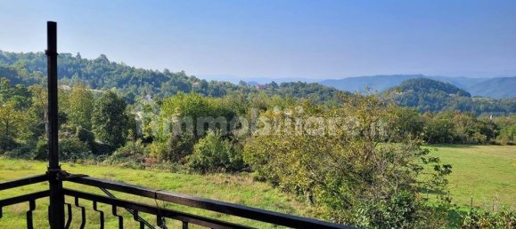 4 bedrooms House in Ponzone, Italy No. 106453 2