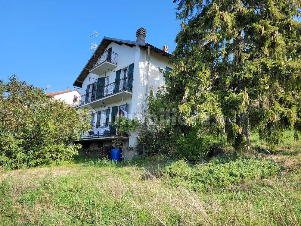 4 bedrooms House in Ponzone, Italy No. 106453