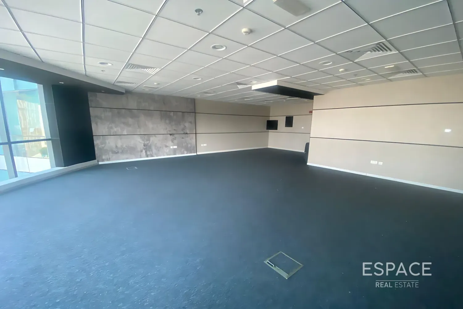 88m² Office in Business Bay, UAE No. 106089