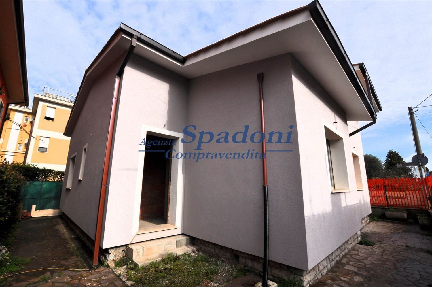 6 rooms House in Ponte Buggianese, Italy No. 122580
