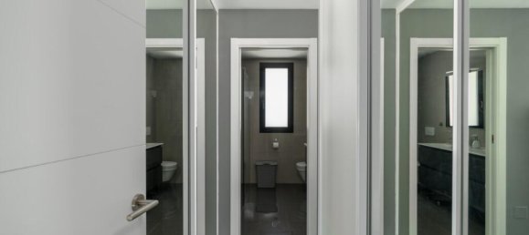 4 bedrooms Villa in La Marina, Spain No. 261790 2