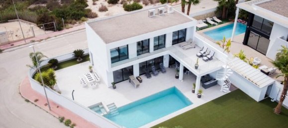 4 bedrooms Villa in La Marina, Spain No. 261790 13