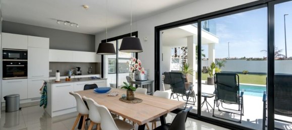 4 bedrooms Villa in La Marina, Spain No. 261790 24