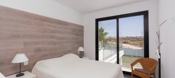 4 bedrooms Villa in La Marina, Spain No. 261790 30