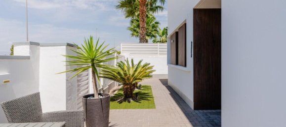 4 bedrooms Villa in La Marina, Spain No. 261790 18