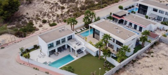 4 bedrooms Villa in La Marina, Spain No. 261790 14