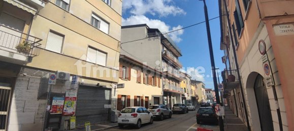 Квартира с 2 спальнями в Леньяго, Италия № 195147 14