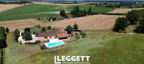 Замки и поместья с 3 спальнями в Шале, Франция № 306169 2