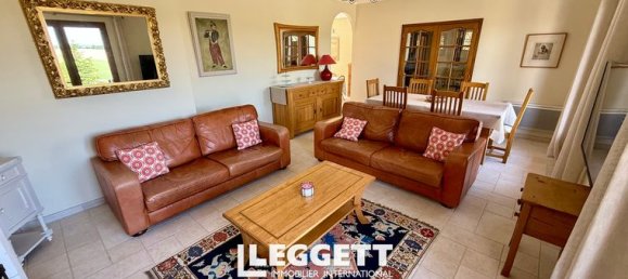 Замки и поместья с 3 спальнями в Шале, Франция № 306169 8