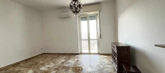 Apartamento de 3 habitaciónes en Vigevano, Italy No. 184325 2