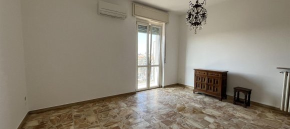Apartamento de 3 habitaciónes en Vigevano, Italy No. 184325 11