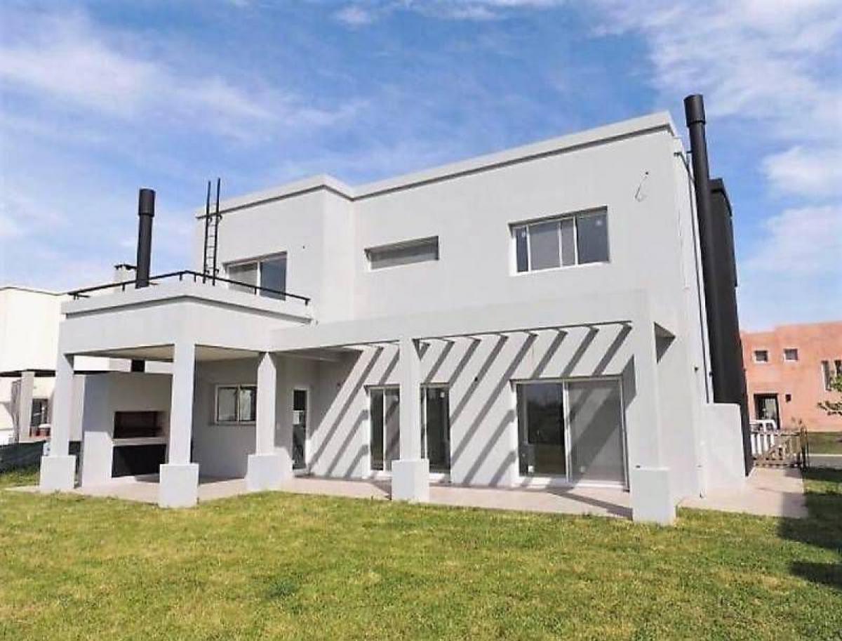 3 bedrooms House in Tigre, Argentina No. 10859