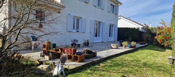 Casa de 5 dormitorios en Voisins-le-Bretonneux, France No. 144080 7