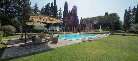 8 bedrooms Villa in Pontassieve, Italy No. 506 2