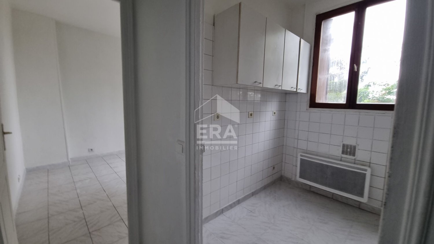 Studio in Neuilly-sur-Marne, France No. 182219