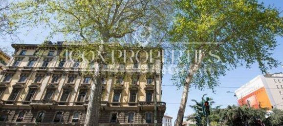 2 rooms Commercial property in Milan, Italy No. 247052 3