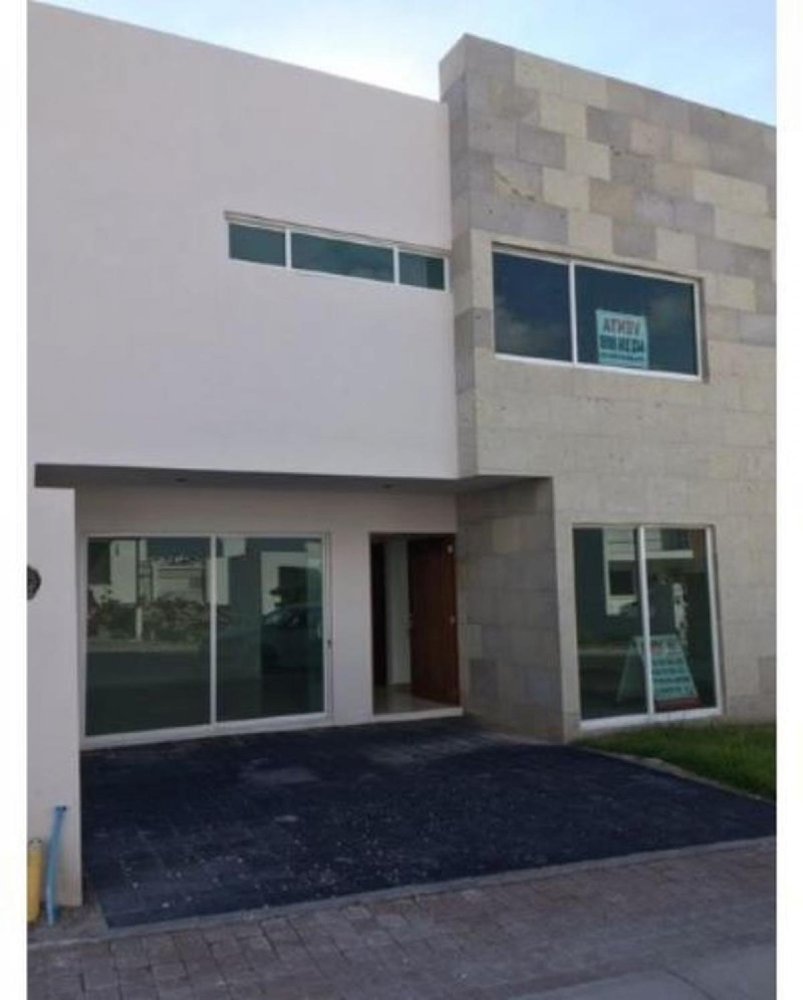 4 bedrooms House in Queretaro, Mexico No. 159023