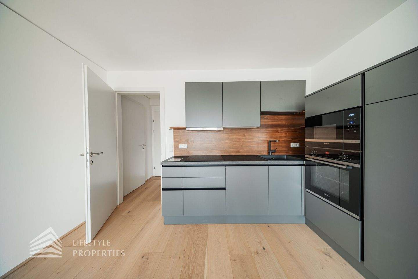 2غرفة شقة في Vienna, Austria رقم 252340