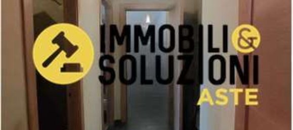 3 rooms Apartment in Gallarate, Italy No. 179884 9