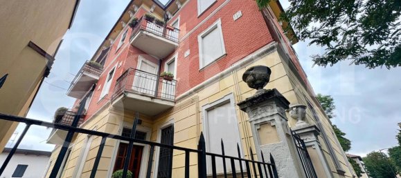 1 bedroom Apartment in Cremona, Italy No. 363234 2