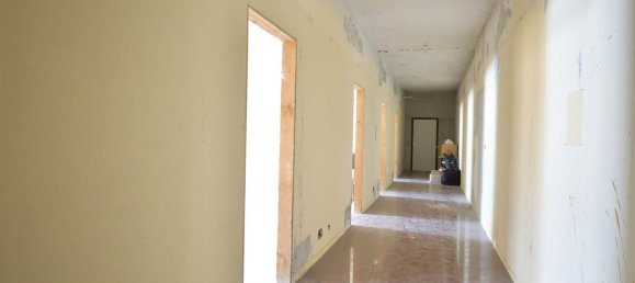 140m² Office in Ariccia, Italy No. 276051 5