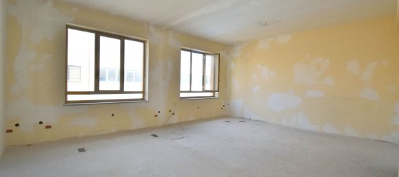 140m² Office in Ariccia, Italy No. 276051 3